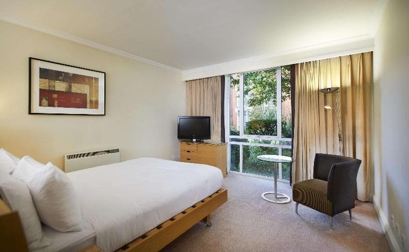 Hilton Northampton 5