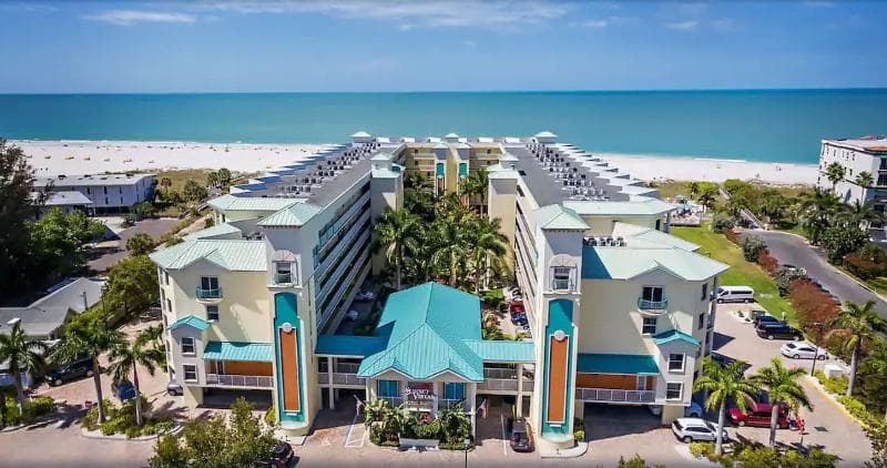 Sunset Vistas Beachfront Suites 1
