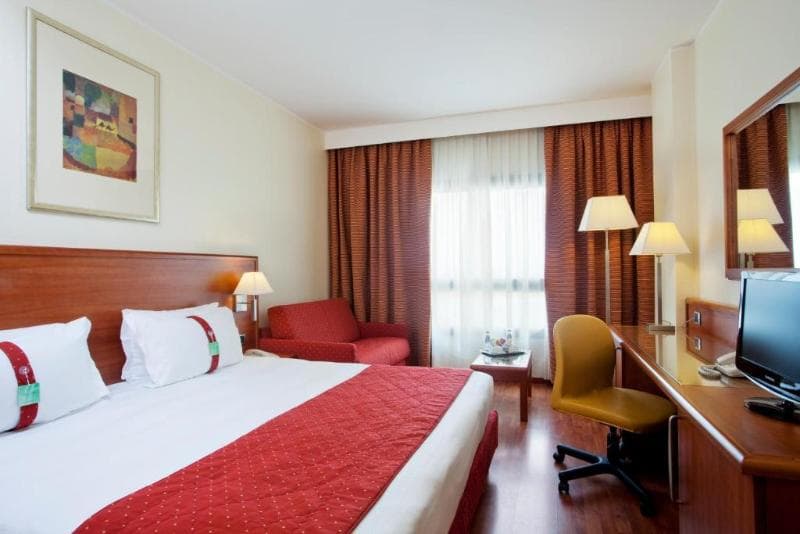 Holiday Inn Cagliari 3