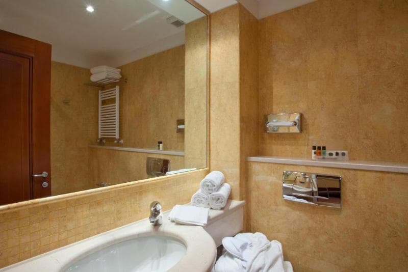 Holiday Inn Cagliari 4