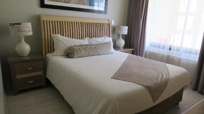 Lagoon Beach Hotel & Spa 4