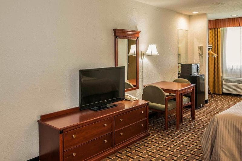Travelodge By Wyndham Indianapolis Speedway photo 1