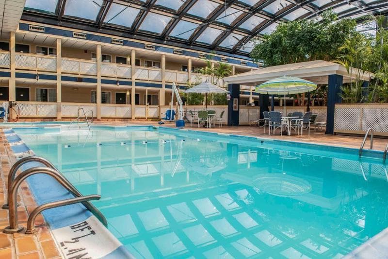 Travelodge By Wyndham Indianapolis Speedway 2