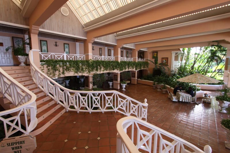 Coco Reef Resort & Spa 5