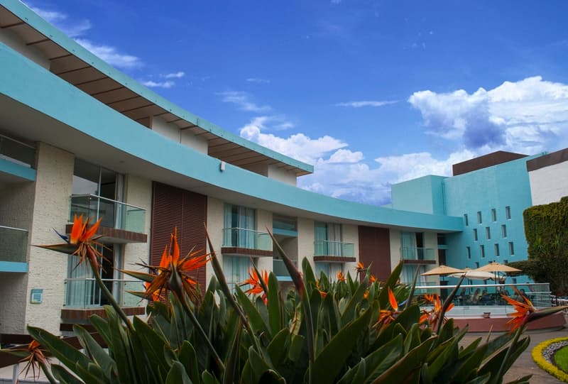Country Hotel And Suites 2