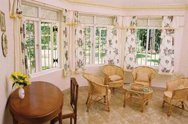 Manor House 3