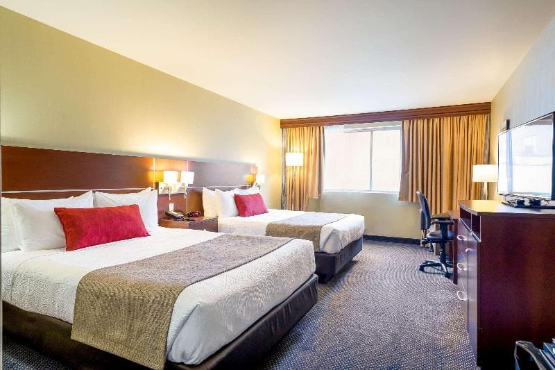 Quality Inn & Suites 5