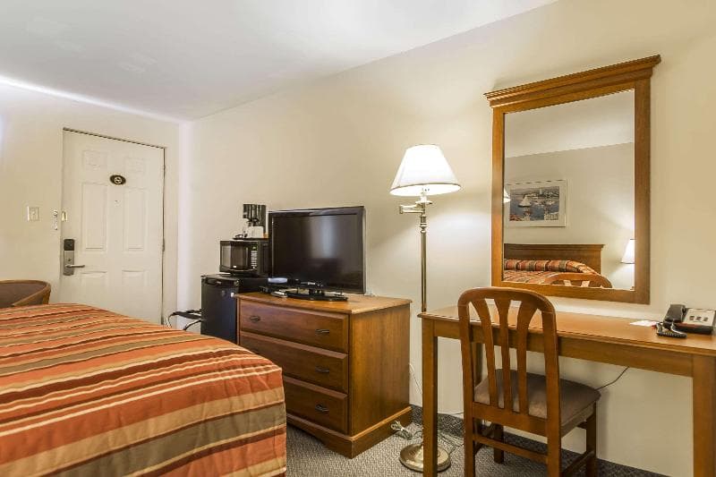 Econo Lodge & Suites Saint John - Nb 5