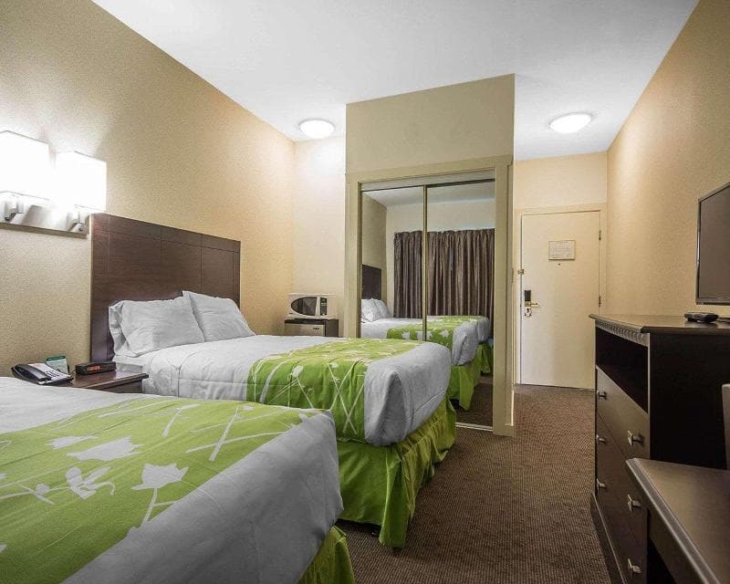 Motel 6 Surrey Bc (Ex Econo Lodge) 5