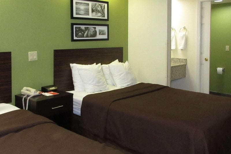 Rodeway Inn  Albany 2