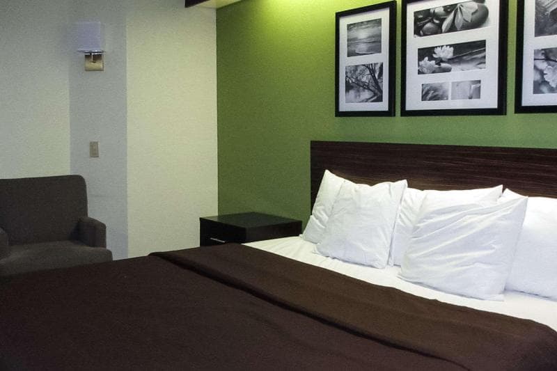 Rodeway Inn  Albany 5