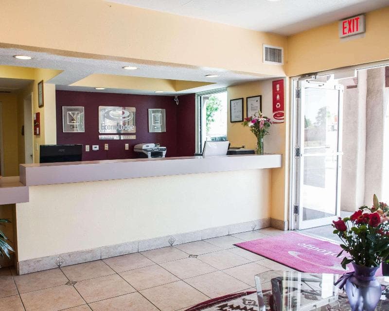 Econo Lodge Old Town 5