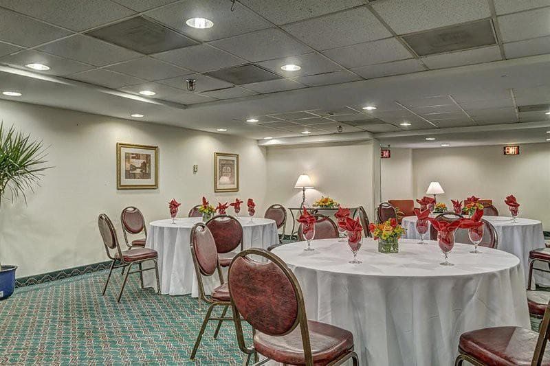 Fairfield Inn & Suites By Marriott Alexandria West 2