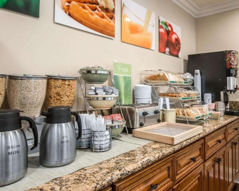 Quality Inn & Suites Anaheim Maingate photo 1