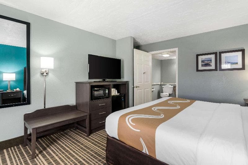 Quality Inn Bradenton North I-75 3
