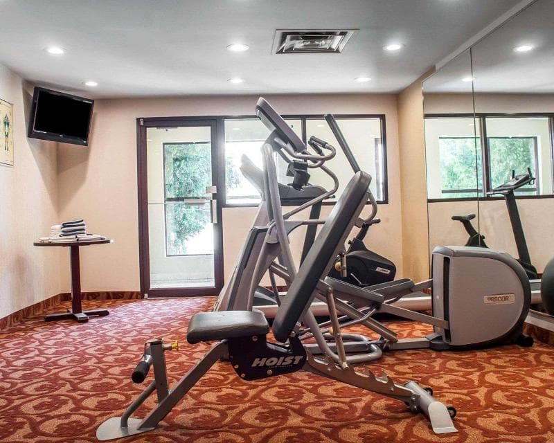 Quality Inn Airport 3