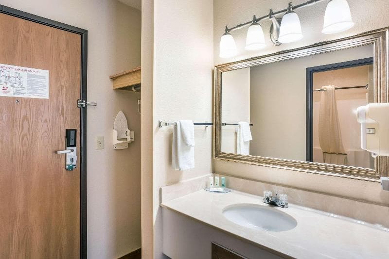 Quality Inn South 3