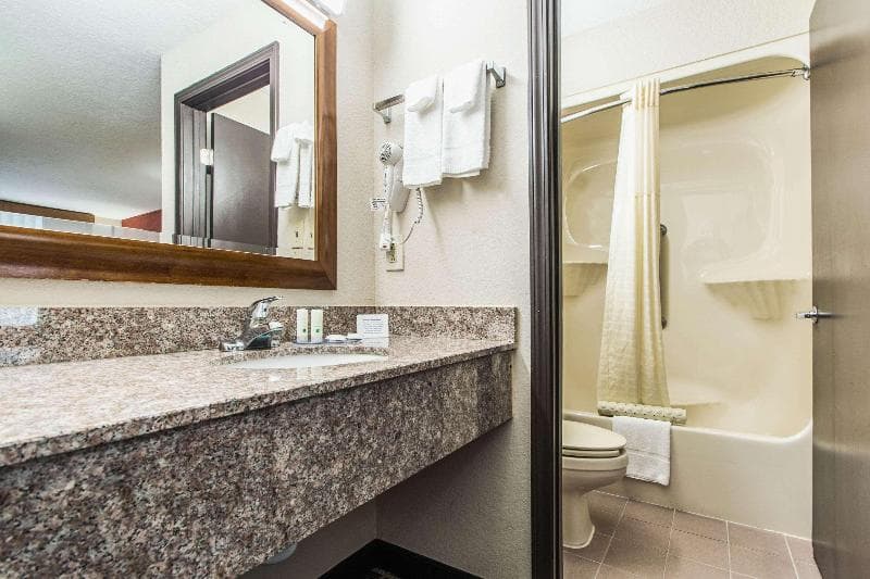 Quality Inn Commerce photo 1