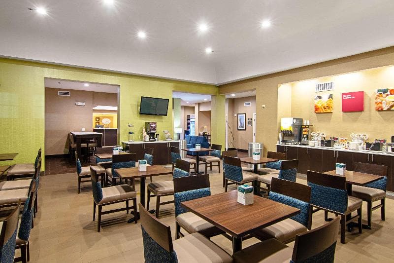 Comfort Suites NW Dallas Near Love Field 4