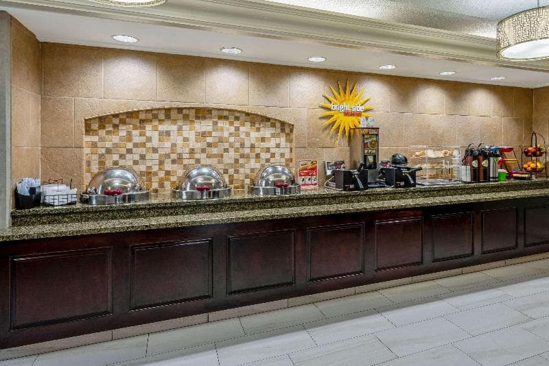La Quinta Inn & Suites Dallas I-35 2