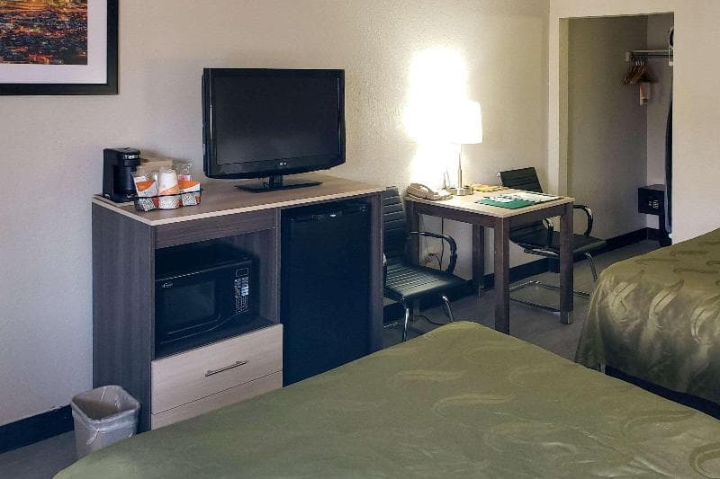 Quality Inn Airport East photo 1