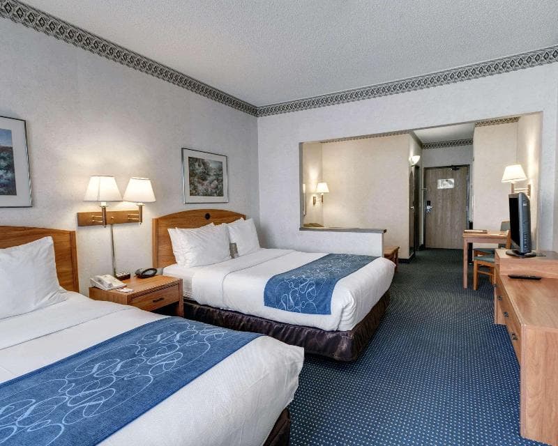 Quality Suites University 5