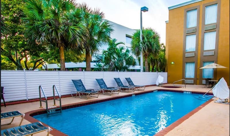 Comfort Inn and Suites 2