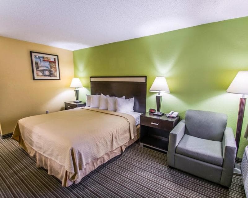 Quality Inn University 4
