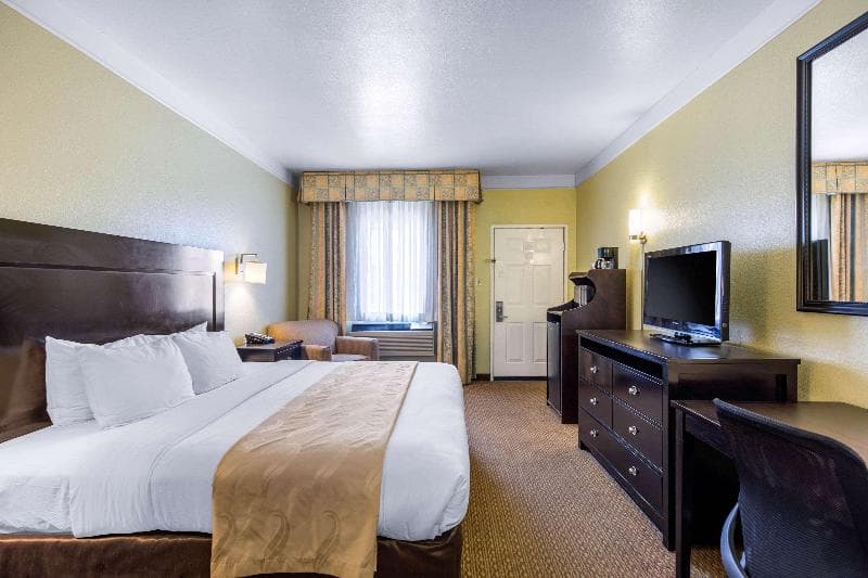 Quality Inn & Suites 2