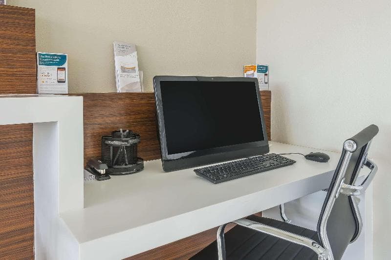 Quality Inn And Suites Kissimmee By The Lake photo 1