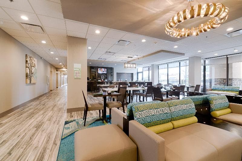 Holiday Inn Knoxville N - Merchant Drive 5