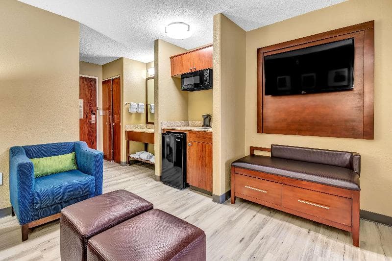 Comfort Suites Lakewood - Denver 3
