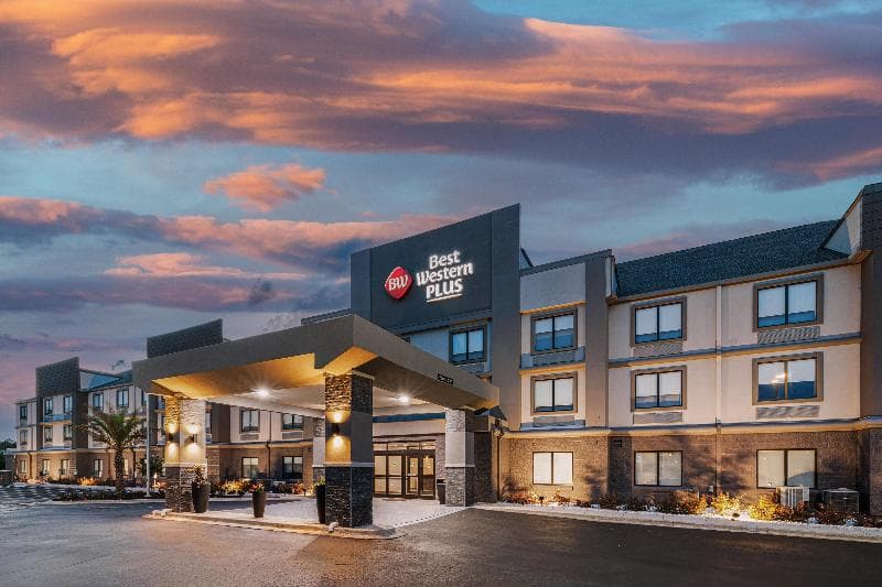Best Western Plus Savannah Gateway 4