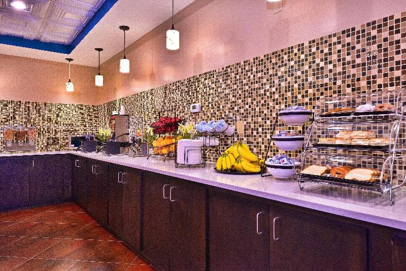 Best Western Plus Savannah Airport Inn & Suites 3