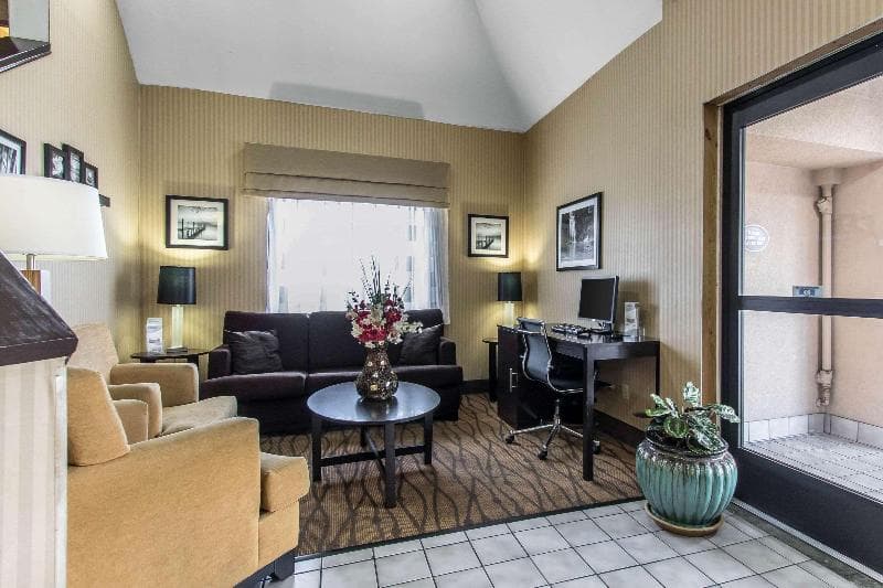 Sleep Inn Airport 5