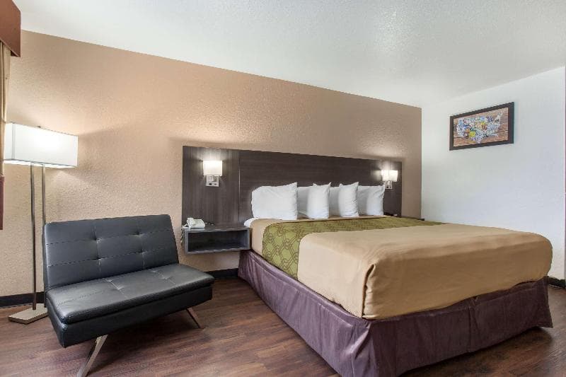 SureStay by Best Western Phoenix Airport 5
