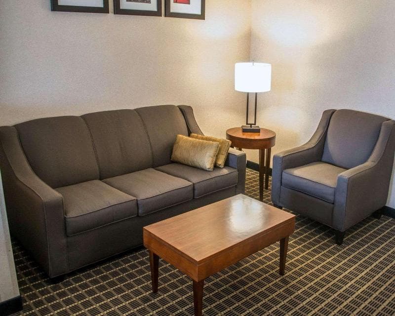 Comfort Suites Southwest 2