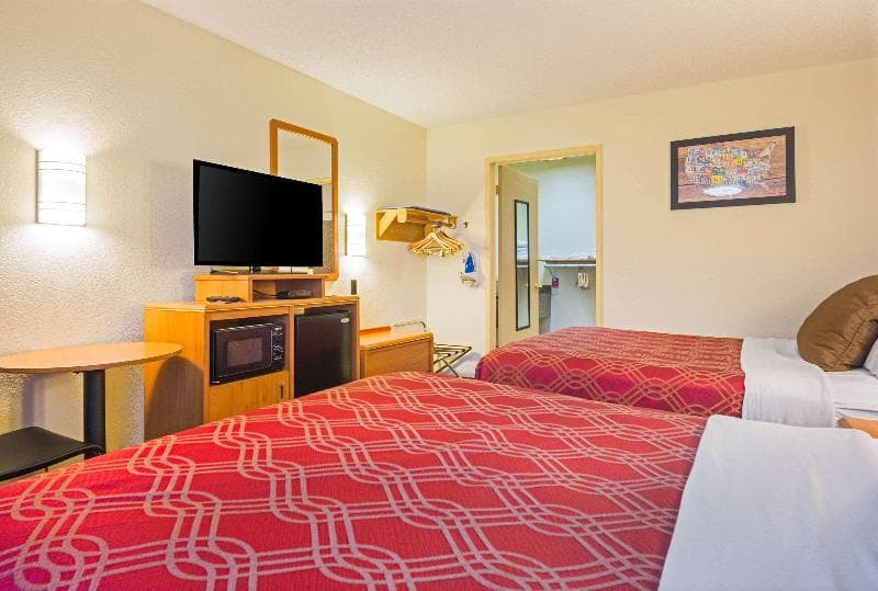 Econo Lodge Portland - I-205 photo 1