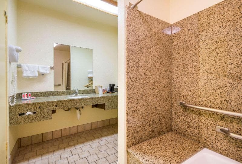 Econo Lodge Portland - I-205 3