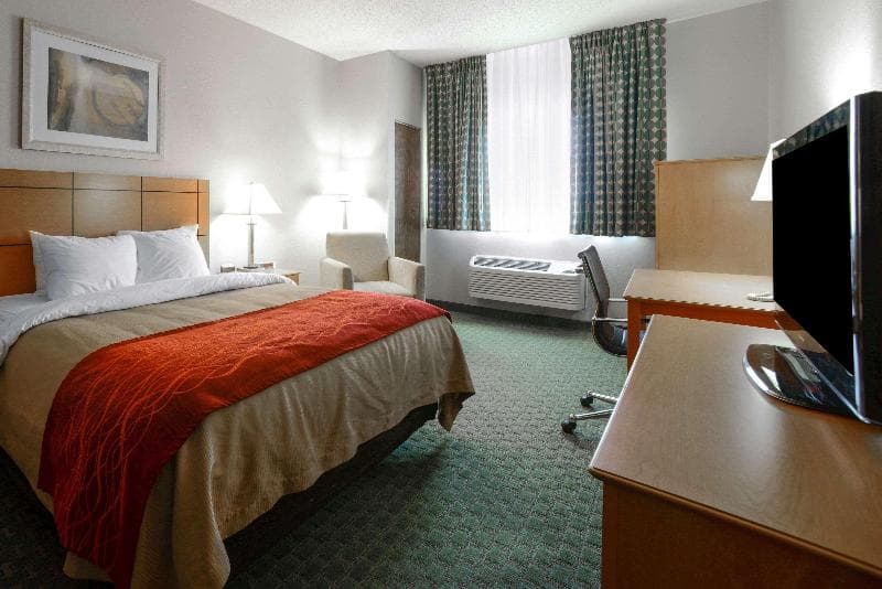 AmericInn by Wyndham Quincy 4