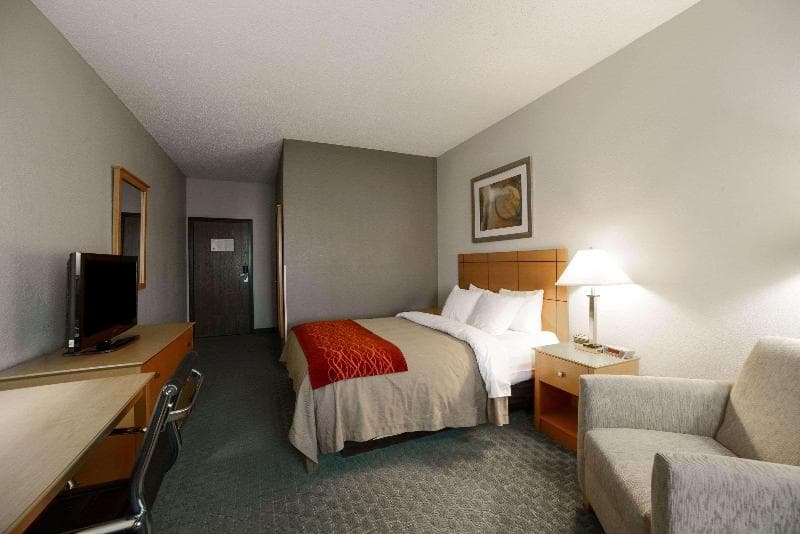 AmericInn by Wyndham Quincy 5
