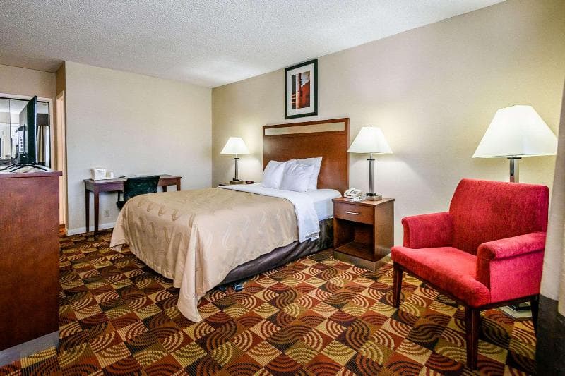Quality Inn Redding Near I-5 photo 1