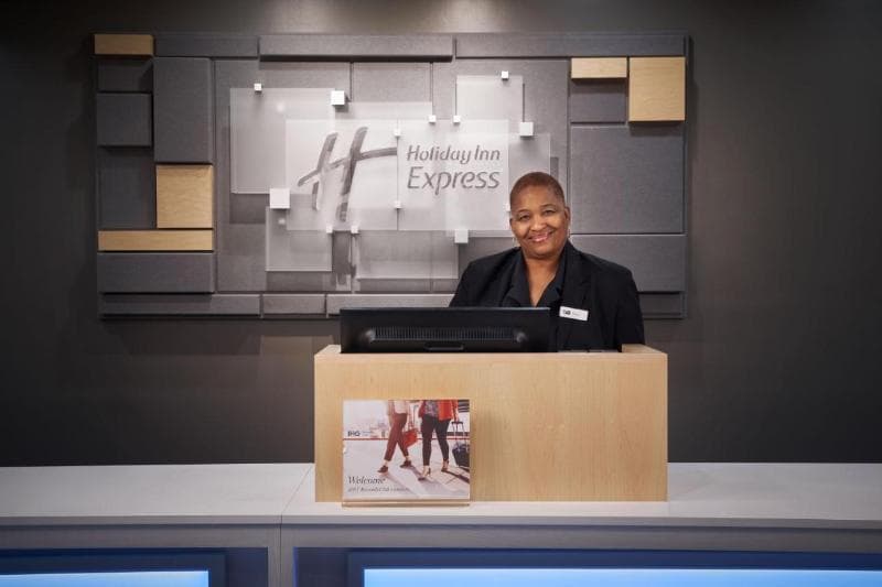 Holiday Inn Express Richmond - Downtown Richmond 2