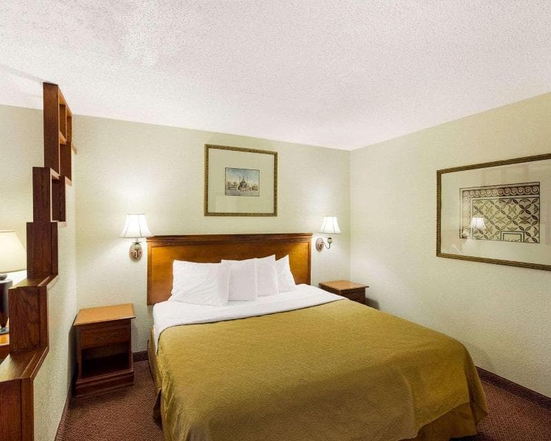 Rodeway Inn & Suites South Of Fiesta Park photo 1