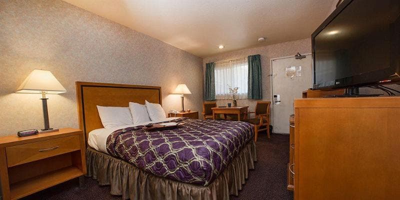 Soma Park Inn Civic Center 4