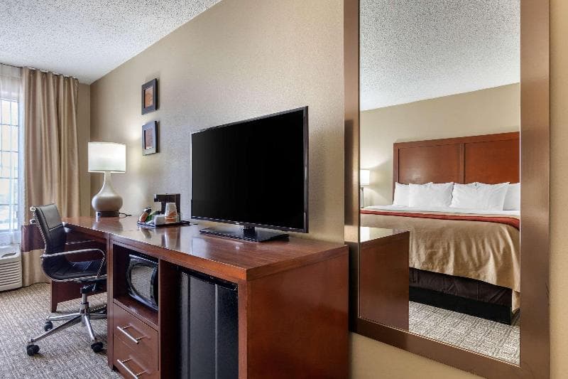 Comfort Inn 3