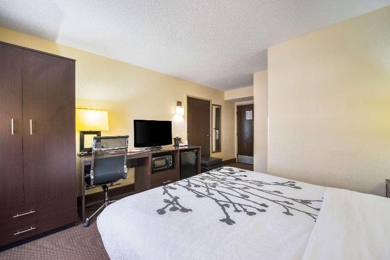 Sleep Inn (Statesville) 5
