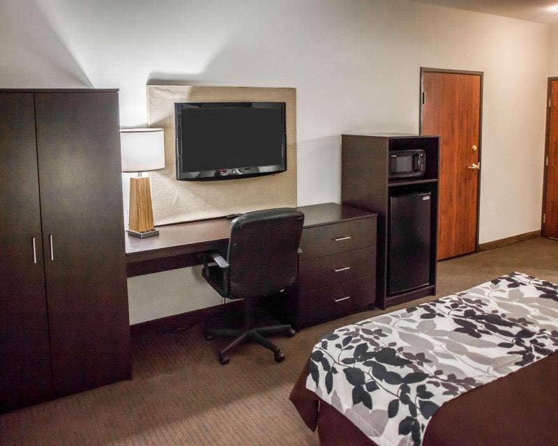 Sleep Inn And Suites Topeka West I-70 Wanamaker photo 1