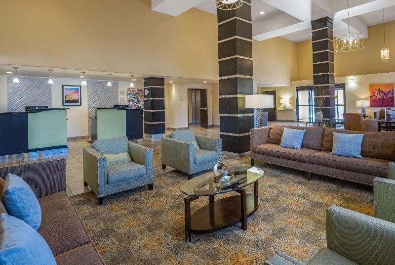 La Quinta Inn & Suites by Wyndham Tucson Reid Park 5