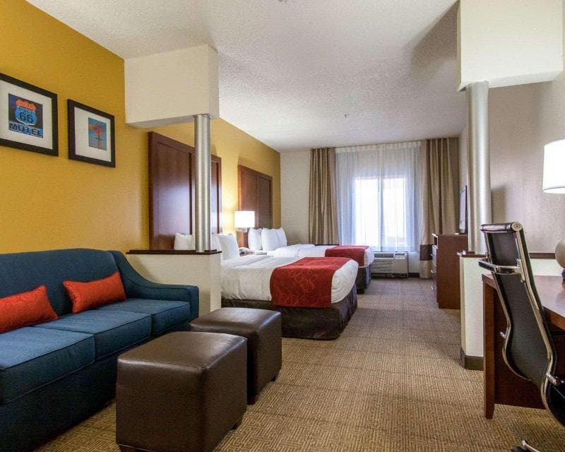 Comfort Suites Central / I-44 2